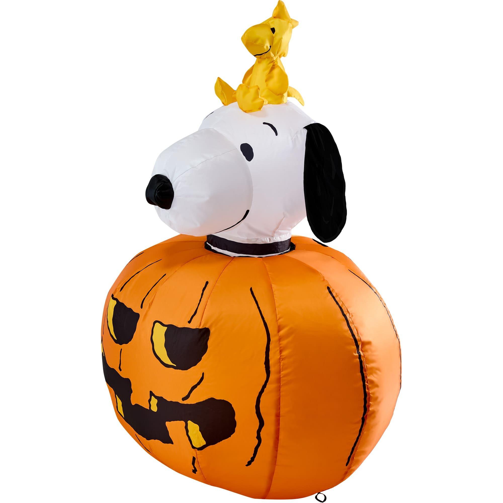3.5 Foot Peanuts Classic Snoopy Halloween Inflatable Lawn Decoration - Image 2