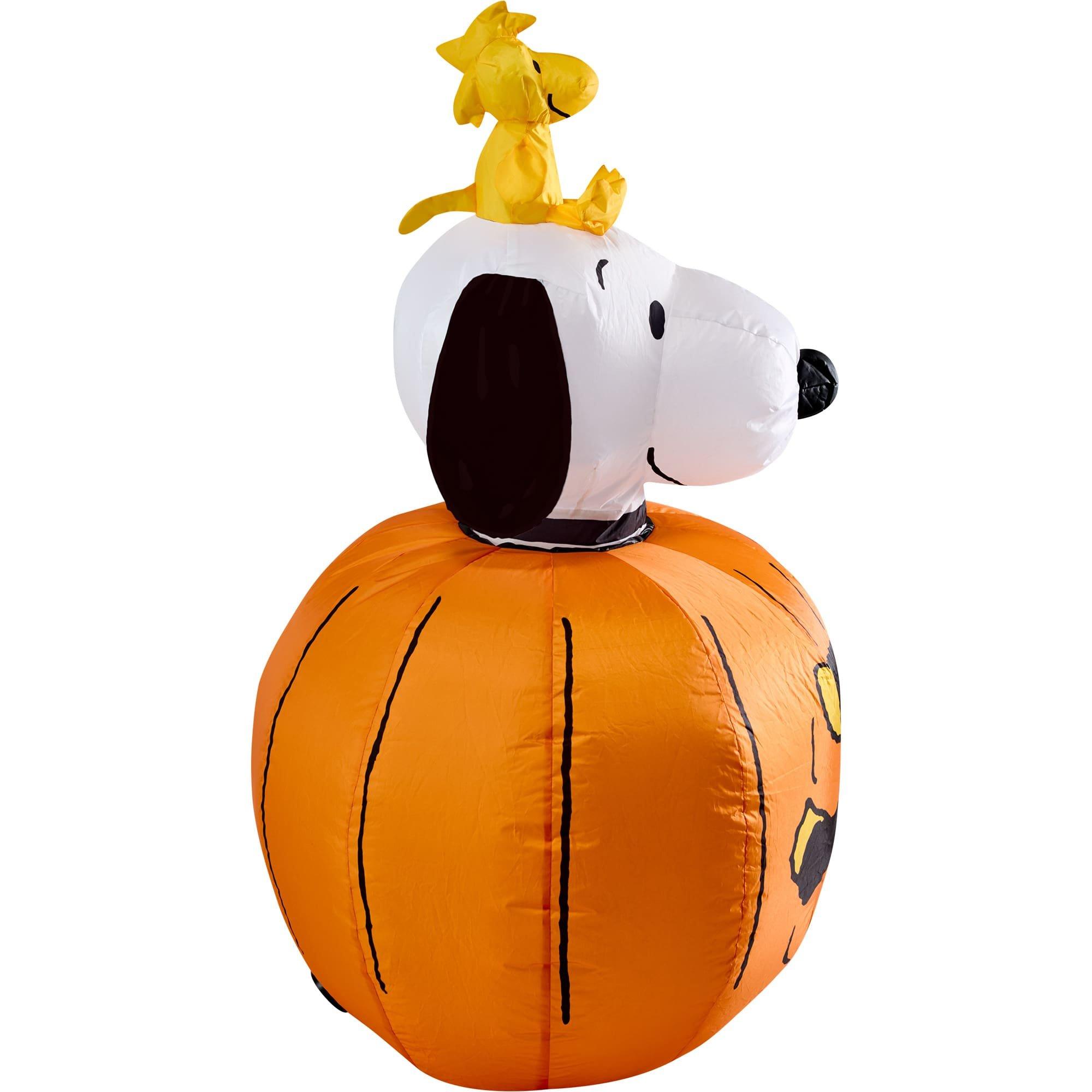 3.5 Foot Peanuts Classic Snoopy Halloween Inflatable Lawn Decoration - Image 5