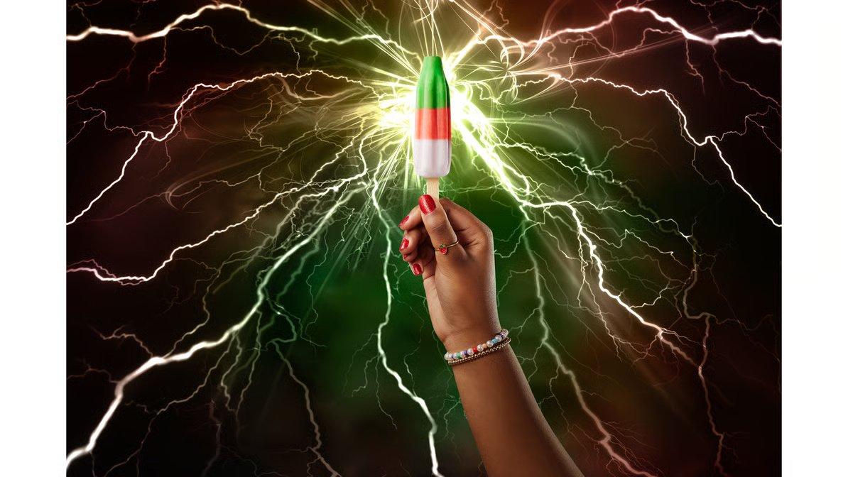 Bomb Pop Extremes Super Sour Strawberry Ice Pops 12 ct (21 oz) - Image 3