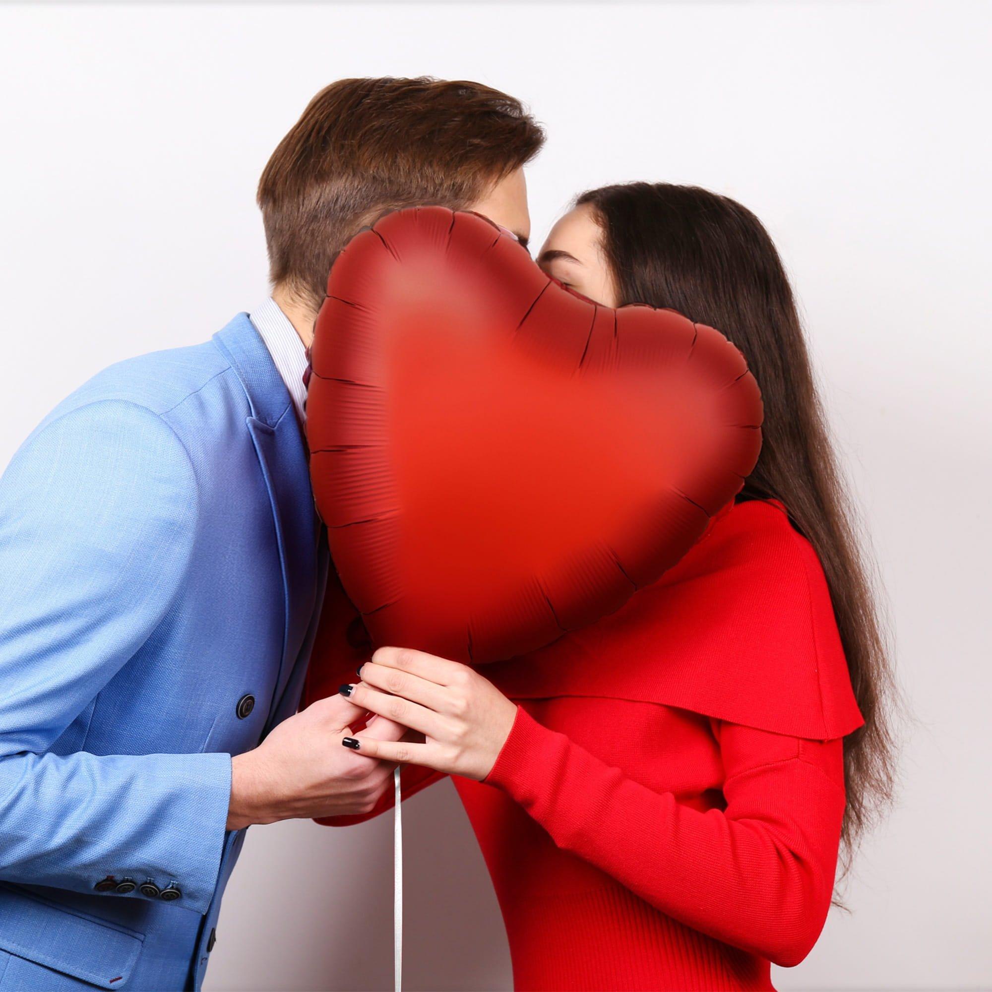 Satin Red Heart Foil Balloon Bouquet. 12pc - Image 6