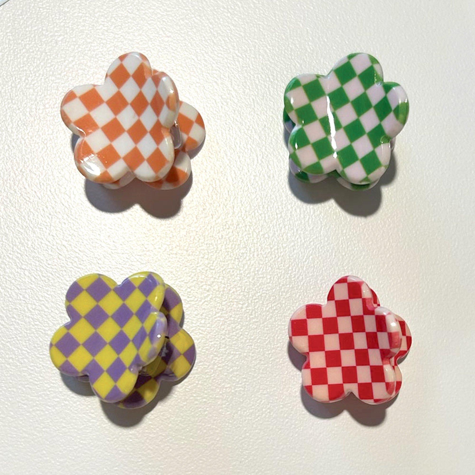 Multicolor Checkerboard Flower Hairclips. 12ct - Image 2